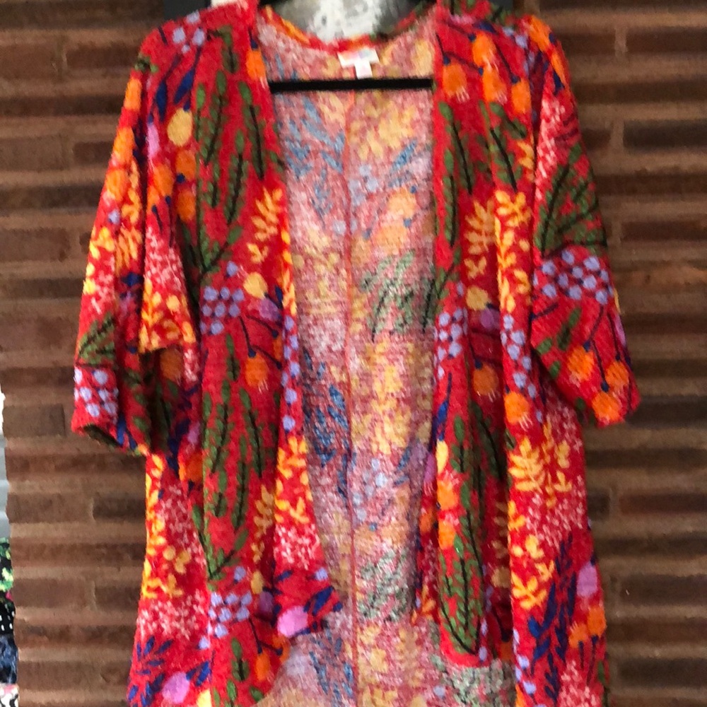 Lindsay Kimono sweater. NWOT. Gorgeous Floral.
